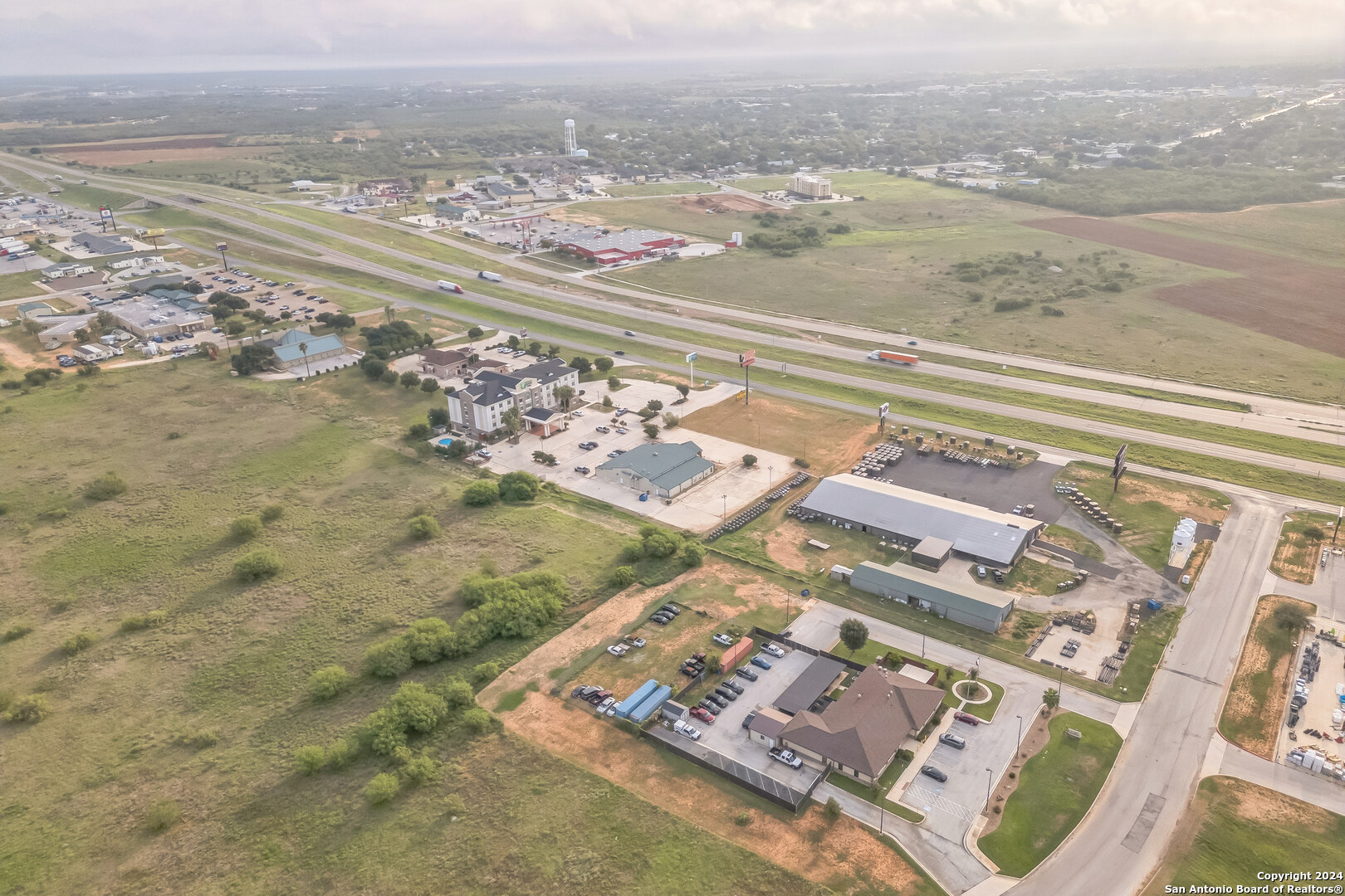 410 S Interstate 35 Pearsall TX 78061