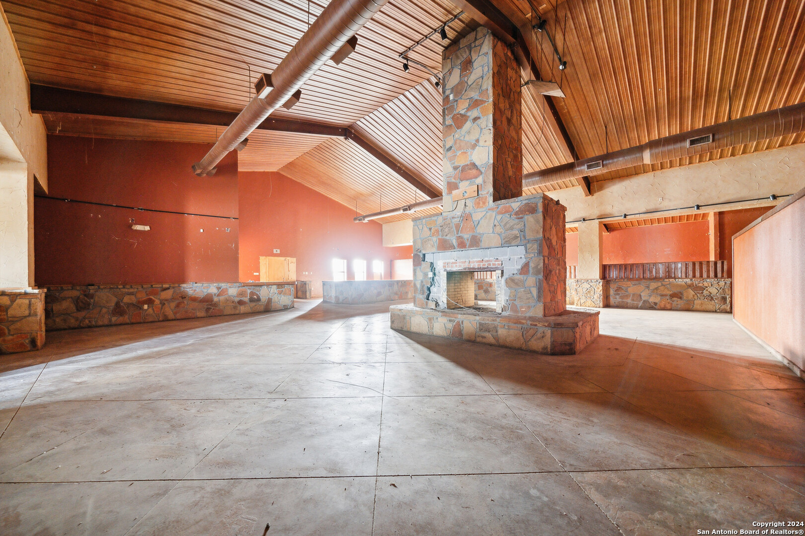 410 S Interstate 35 Pearsall TX 78061