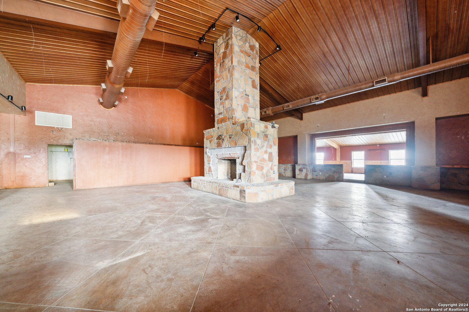 410 S Interstate 35 Pearsall TX 78061