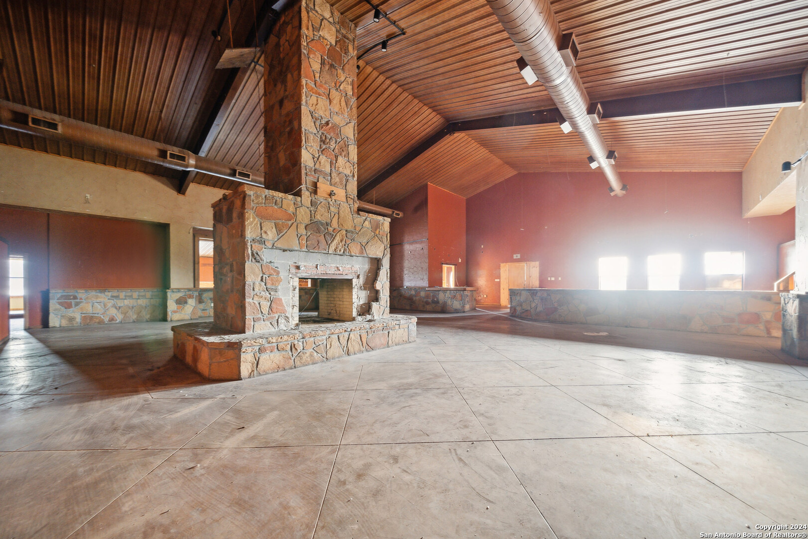 410 S Interstate 35 Pearsall TX 78061