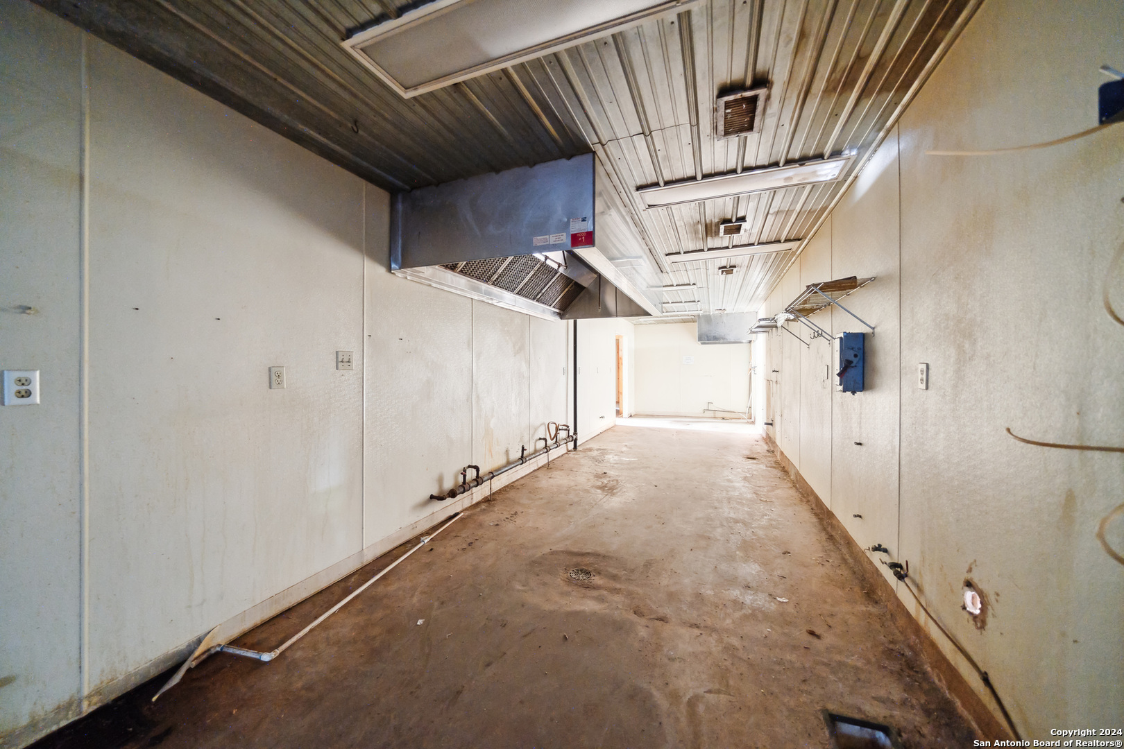 410 S Interstate 35 Pearsall TX 78061