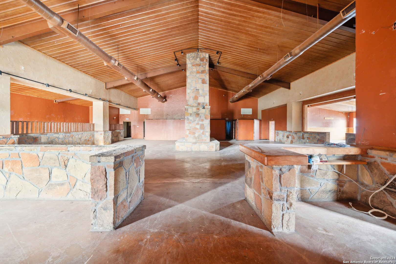 410 S Interstate 35 Pearsall TX 78061