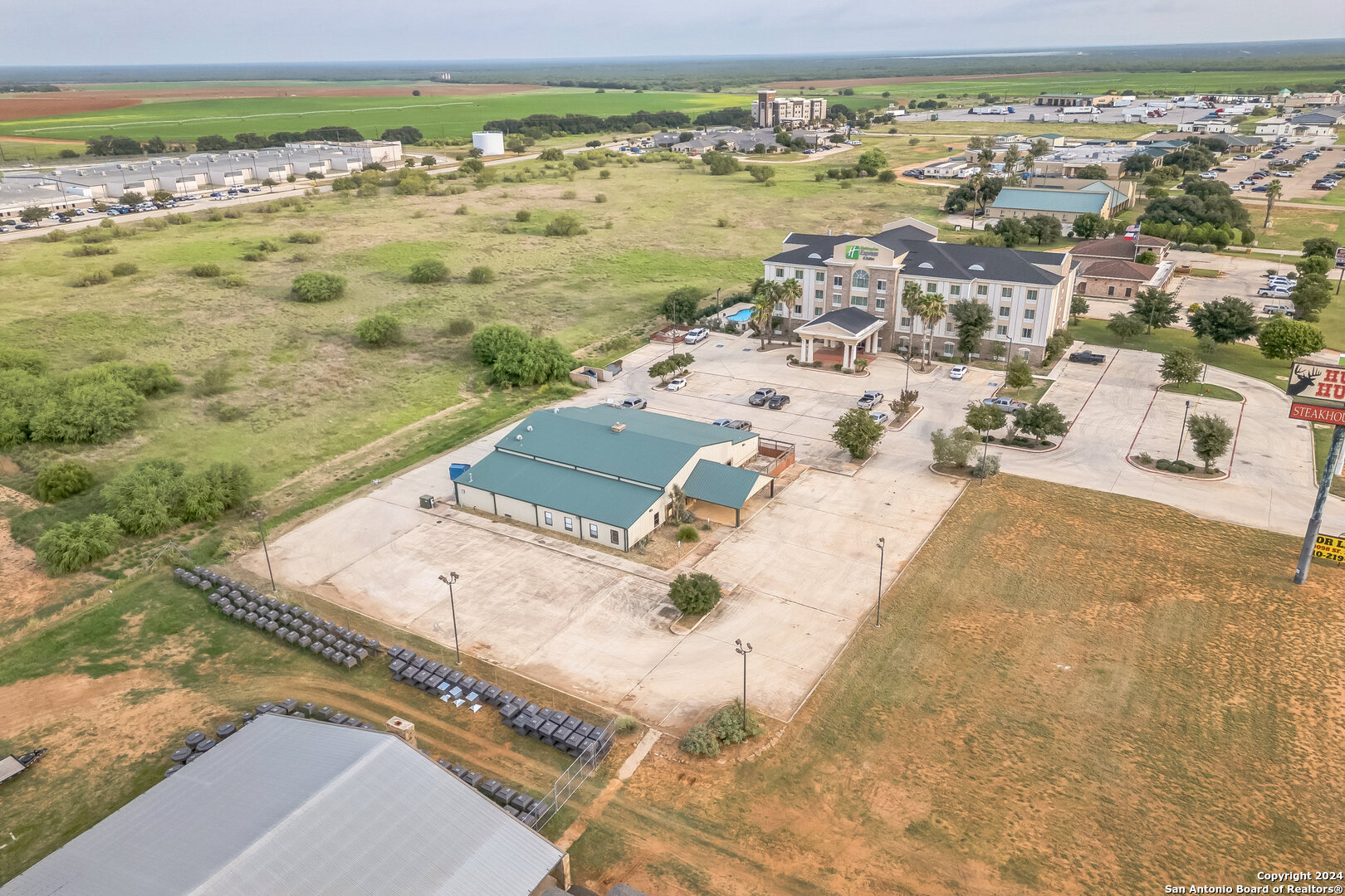 410 S Interstate 35 Pearsall TX 78061