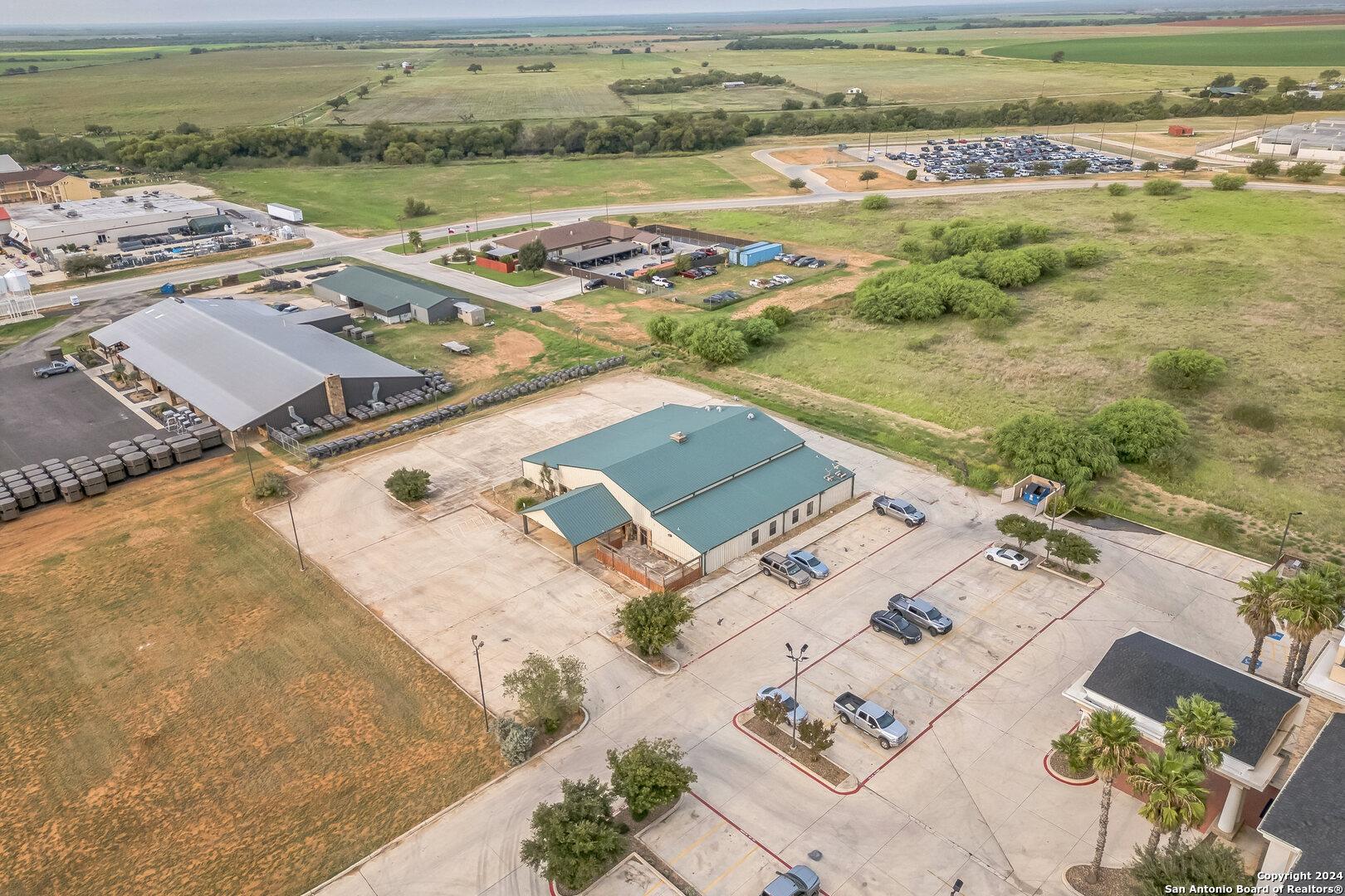 410 S Interstate 35 Pearsall TX 78061