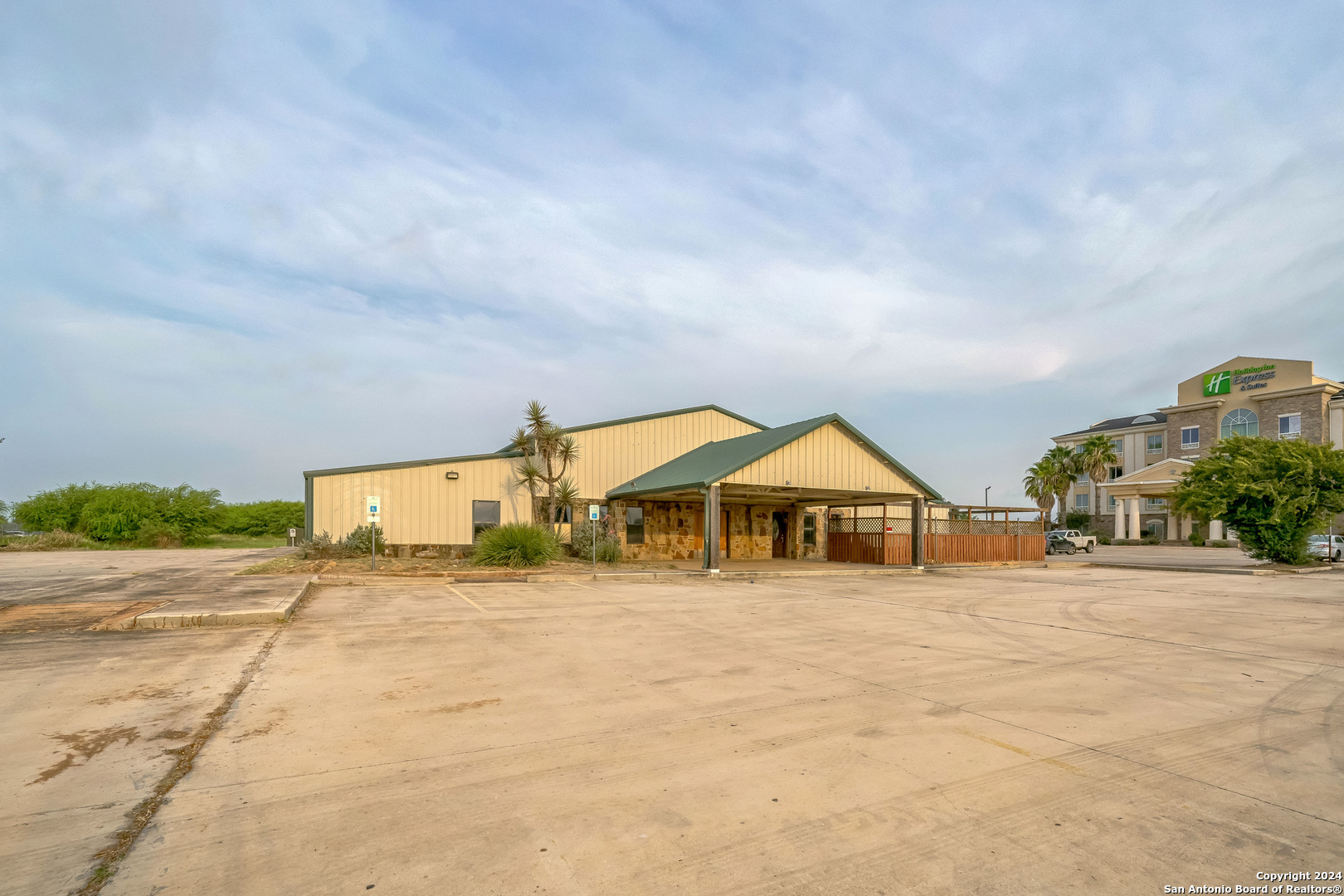 410 S Interstate 35 Pearsall TX 78061