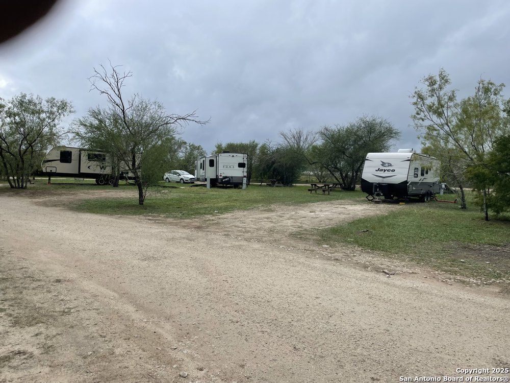 1197 Fm 2443 Kenedy TX 77963