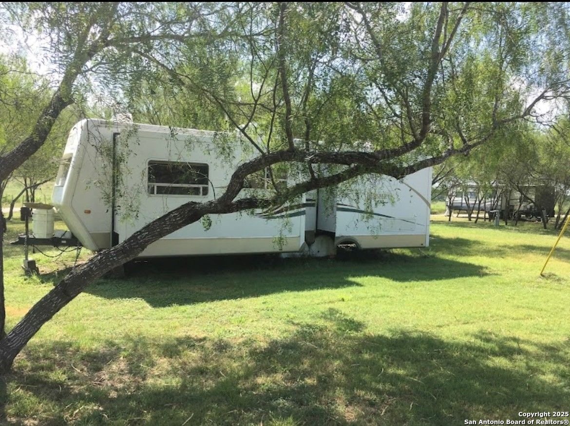 1197 Fm 2443 Kenedy TX 77963