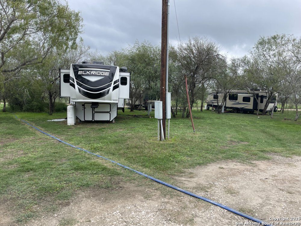 1197 Fm 2443 Kenedy TX 77963