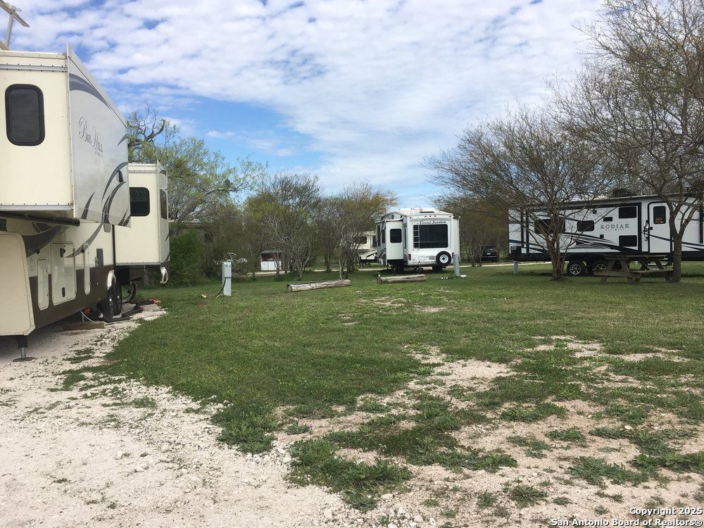 1197 Fm 2443 Kenedy TX 77963