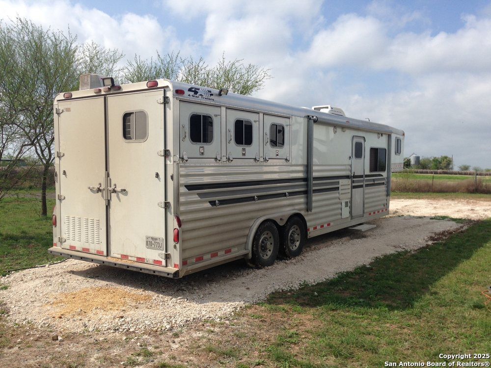 1197 Fm 2443 Kenedy TX 77963