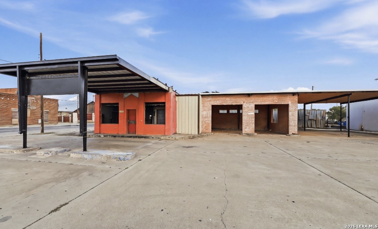 308 S Oak Pearsall TX 78061