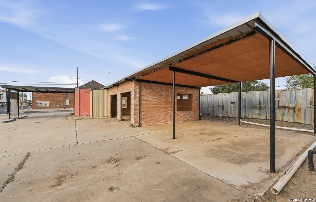 308 S Oak Pearsall TX 78061