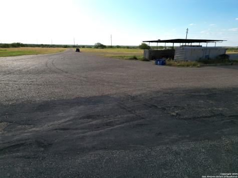 1750 W Highway 85 Dilley TX 78017