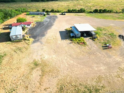 1750 W Highway 85 Dilley TX 78017
