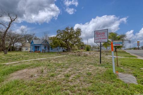 101 S Center Street Sabinal TX 78881
