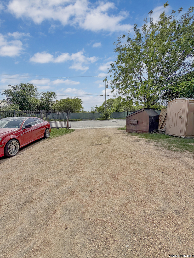 5690 Easterling San Antonio TX 78251
