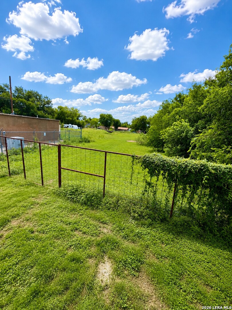 2004 S Ww White Road San Antonio TX 78222