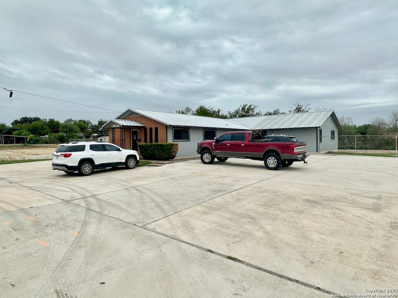 1010 Zanderson Avenue Jourdanton TX 78026