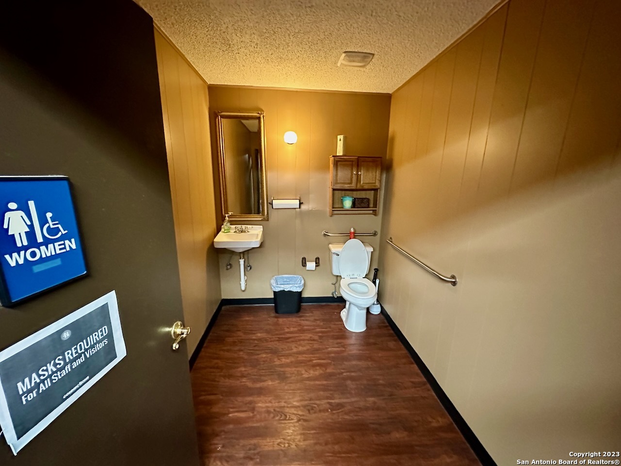 1010 Zanderson Avenue Jourdanton TX 78026