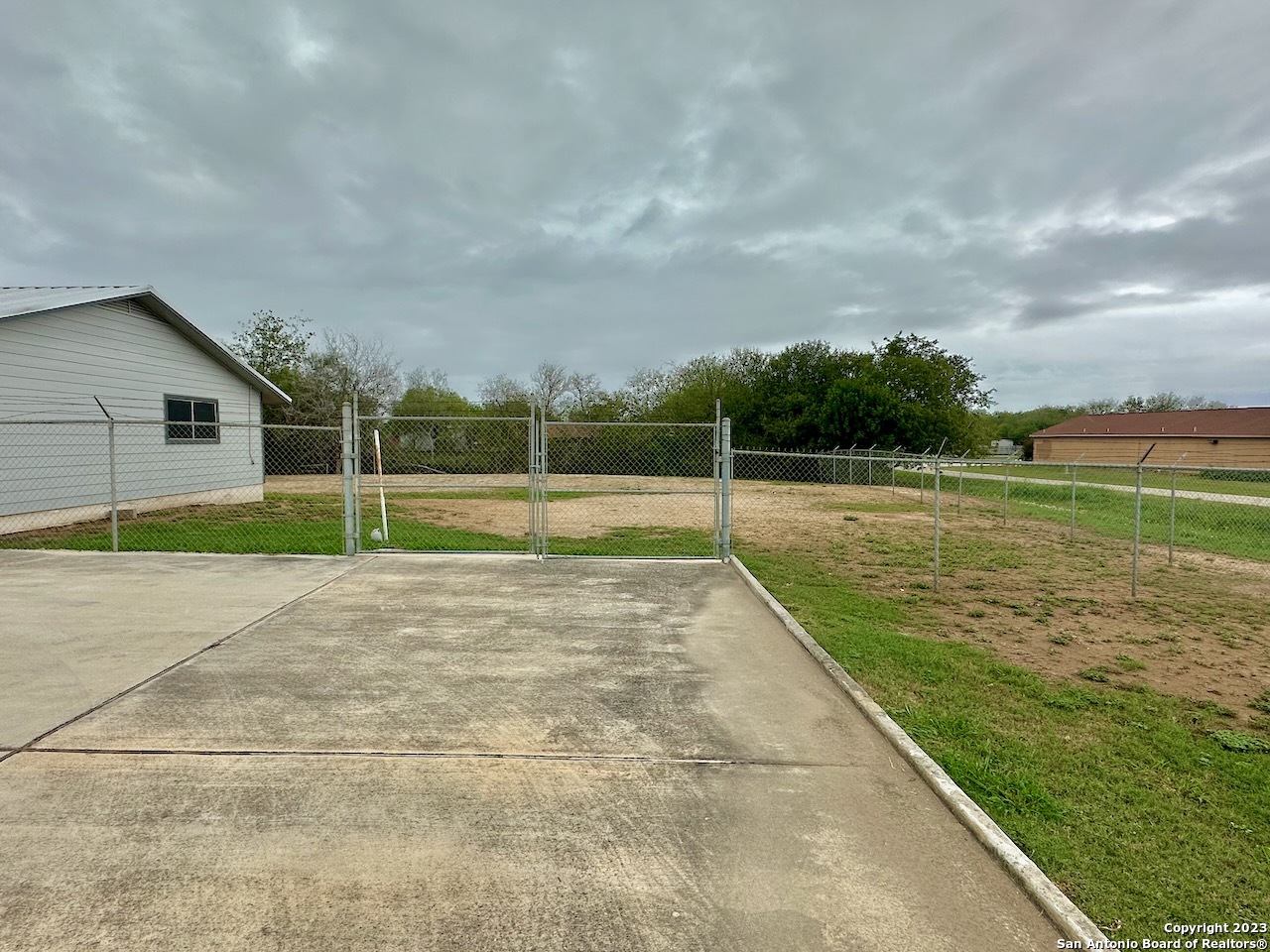 1010 Zanderson Avenue Jourdanton TX 78026