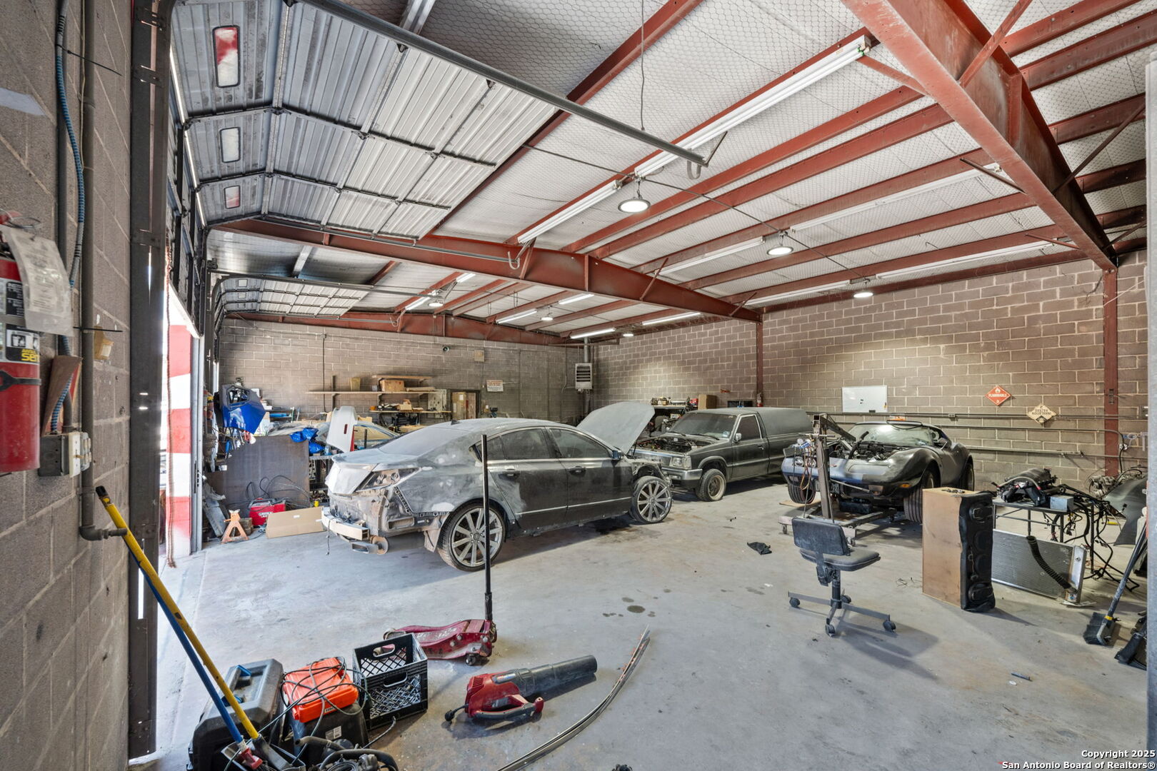 911 Viendo San Antonio TX 78201