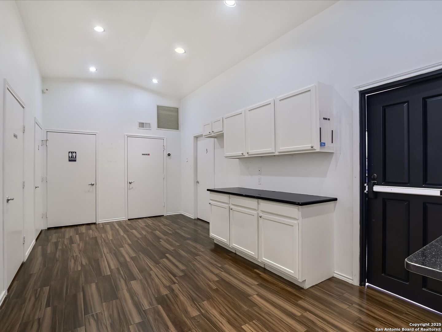 8265 Fredericksburg San Antonio TX 78229