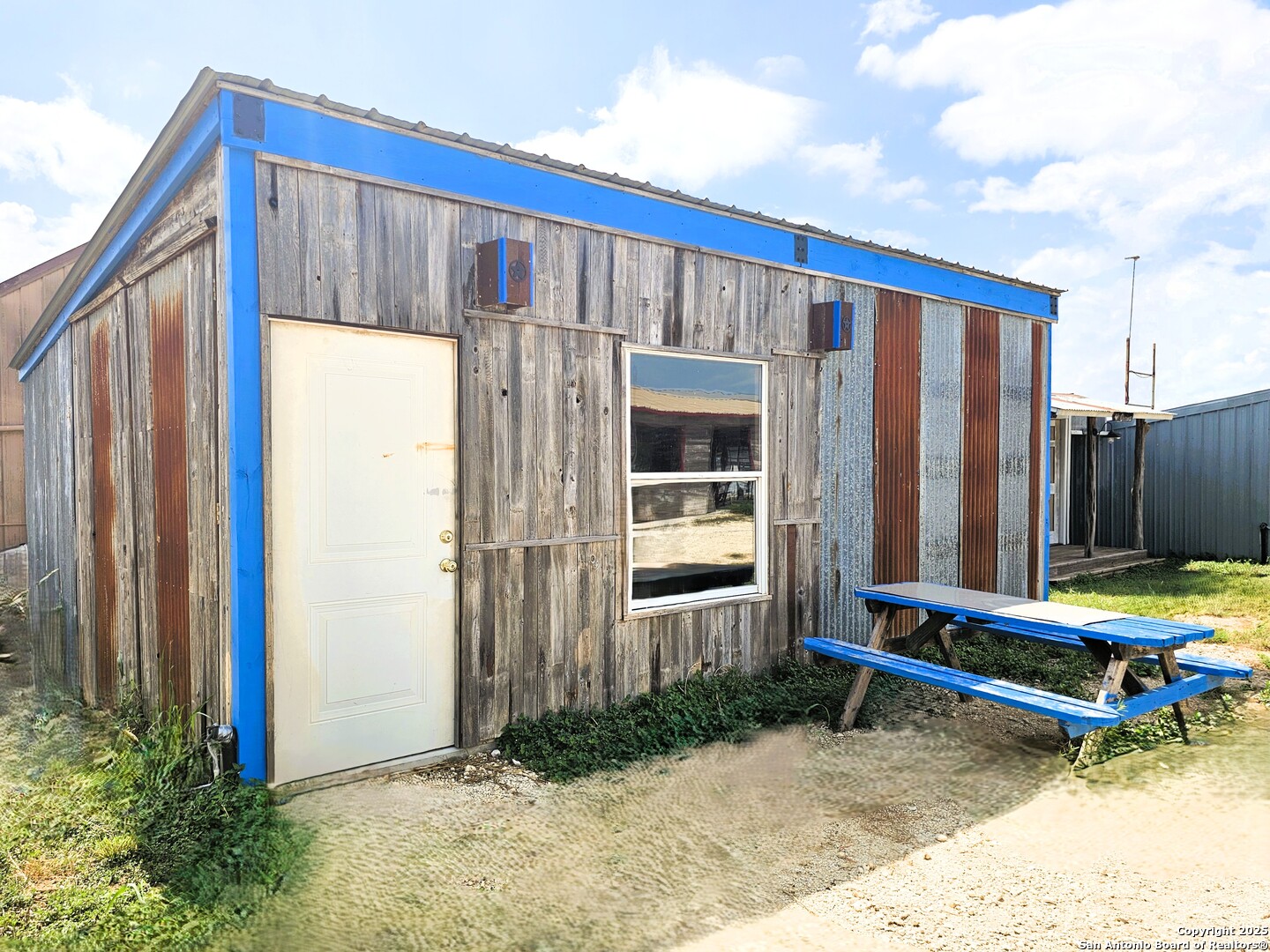 4951 Fm 1283 Pipe Creek TX 78063