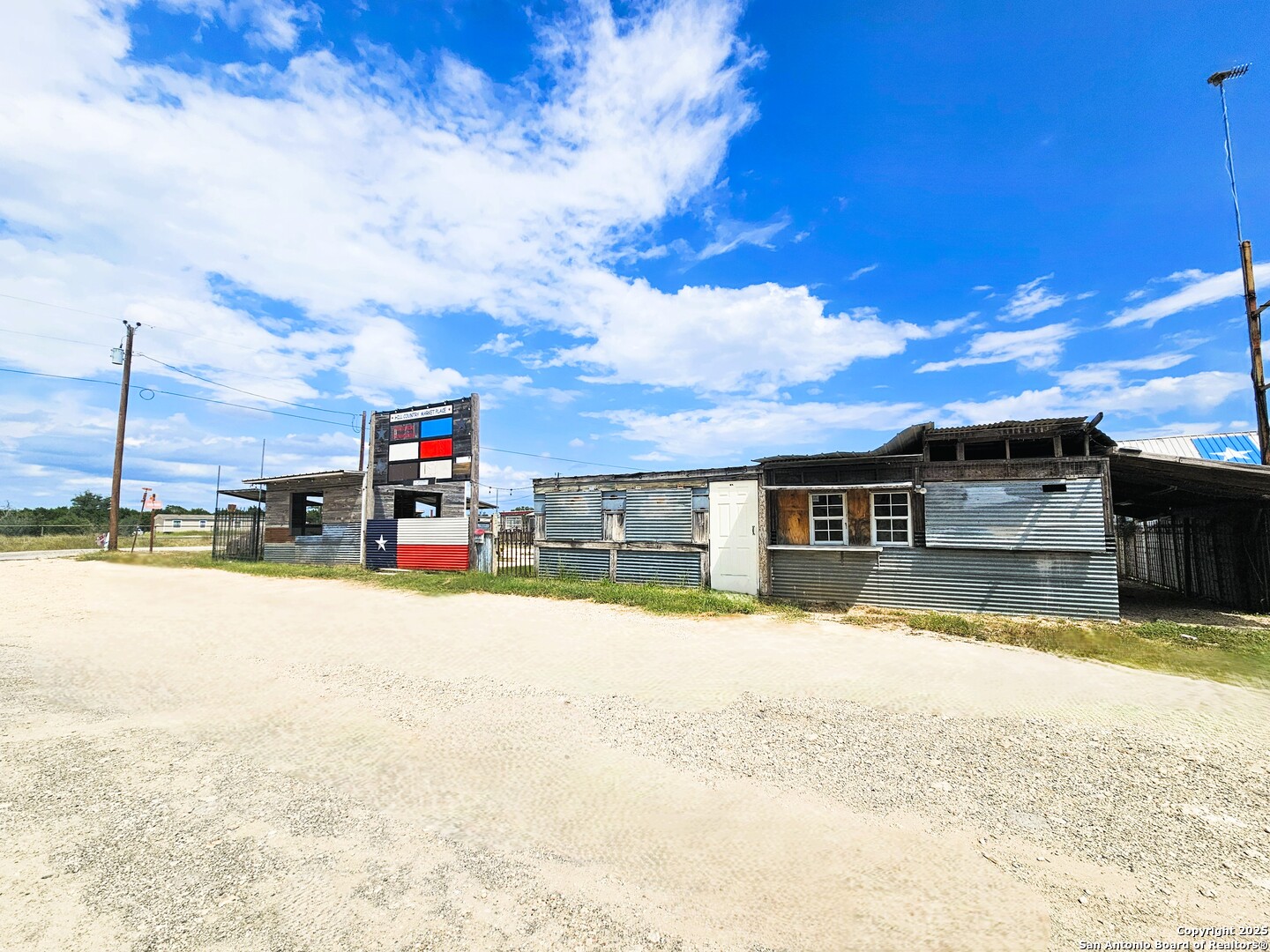 4951 Fm 1283 Pipe Creek TX 78063