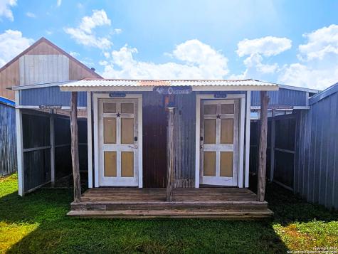 4951 Fm 1283 Pipe Creek TX 78063