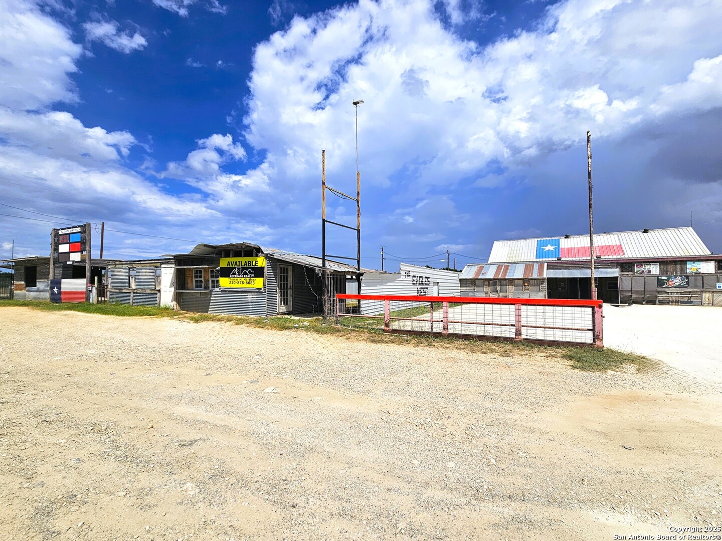 4951 Fm 1283 Pipe Creek TX 78063