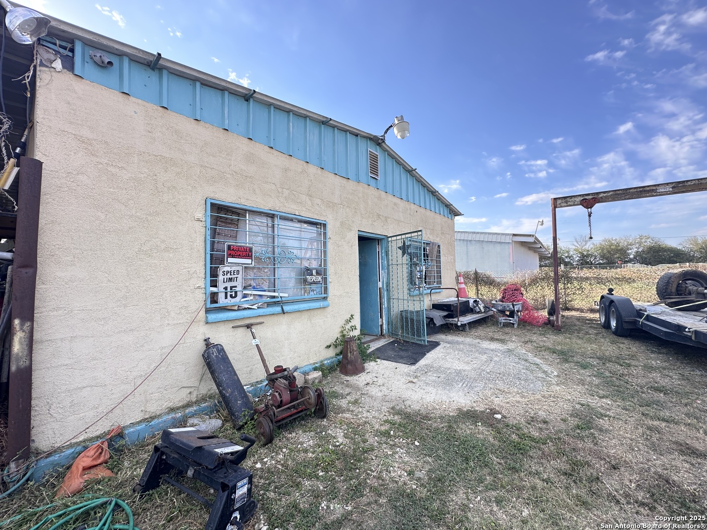 110 County Road 6840 Lytle TX 78052