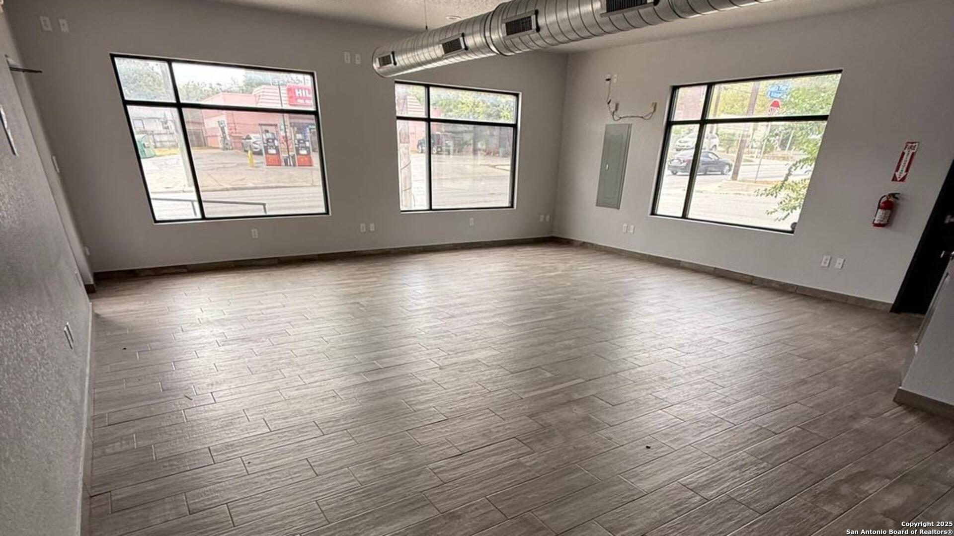 1443 W Hildebrand Avenue San Antonio TX 78201