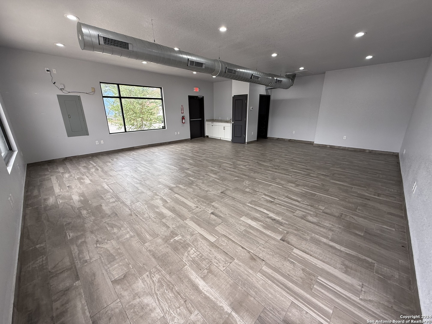 1443 W Hildebrand Avenue San Antonio TX 78201