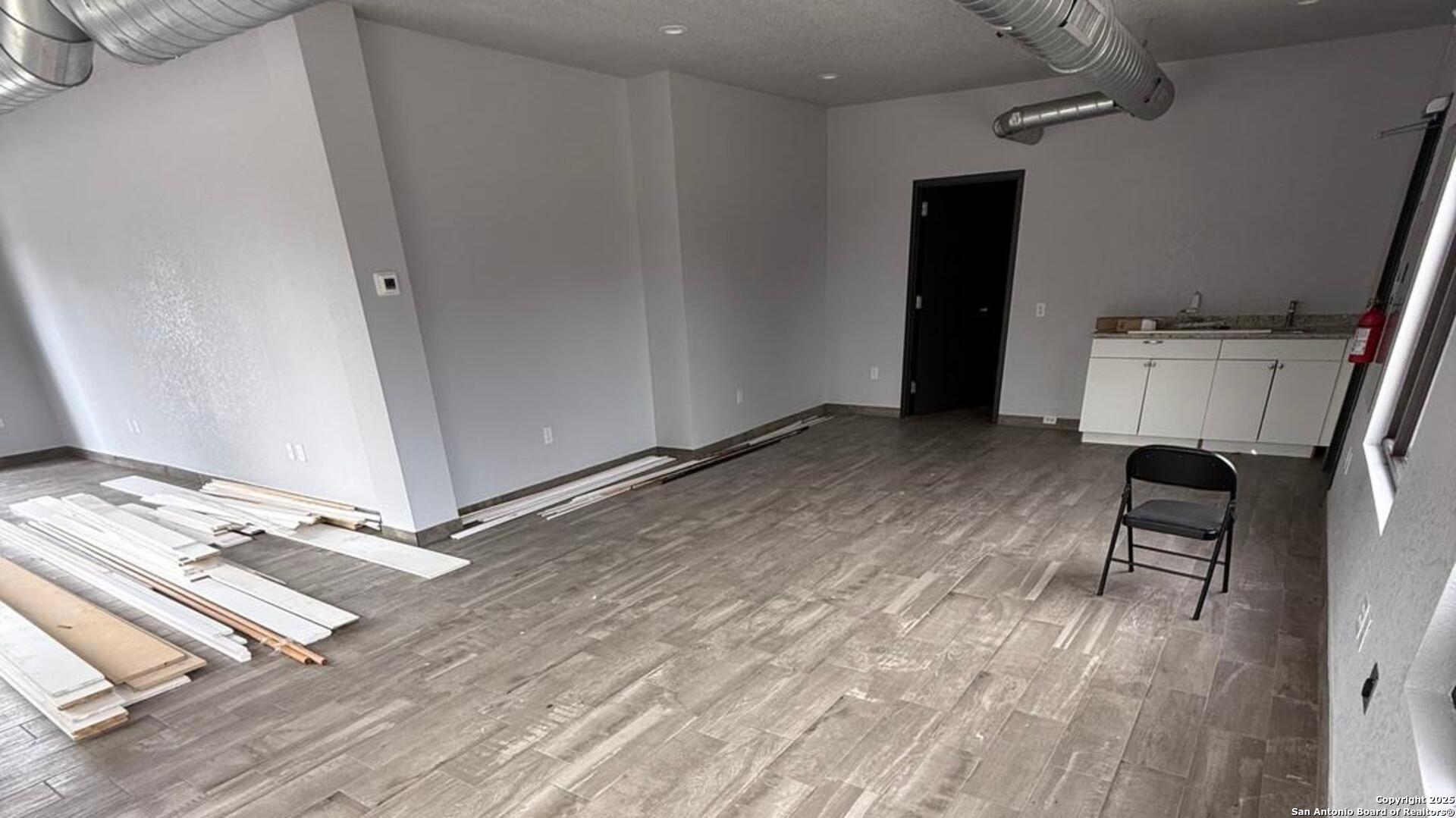 1443 W Hildebrand Avenue San Antonio TX 78201