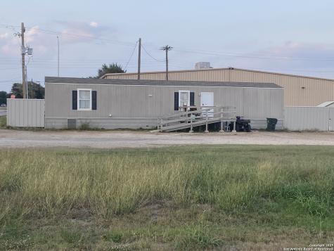 201 E Front Runge TX 78151