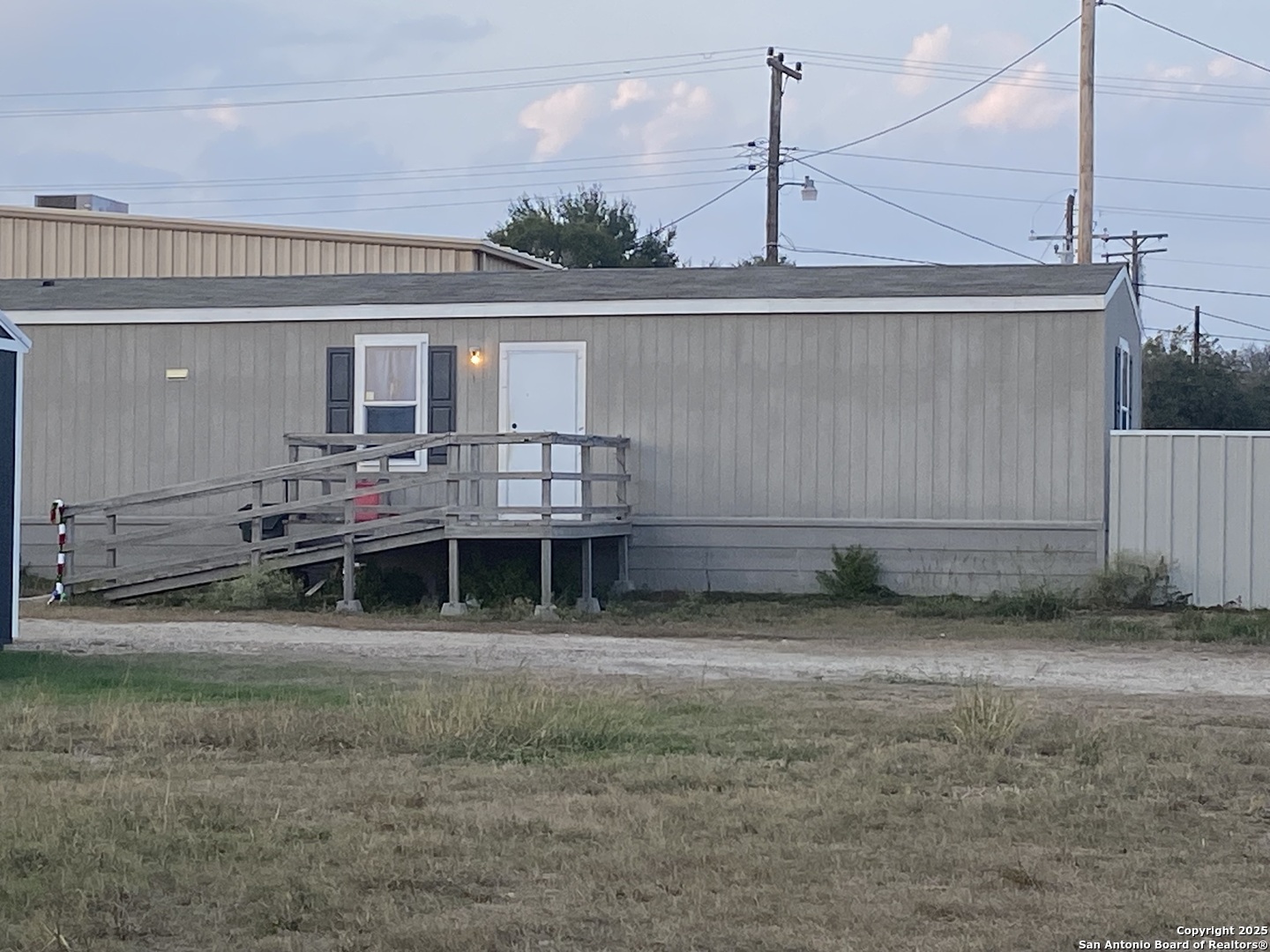 201 E Front Runge TX 78151