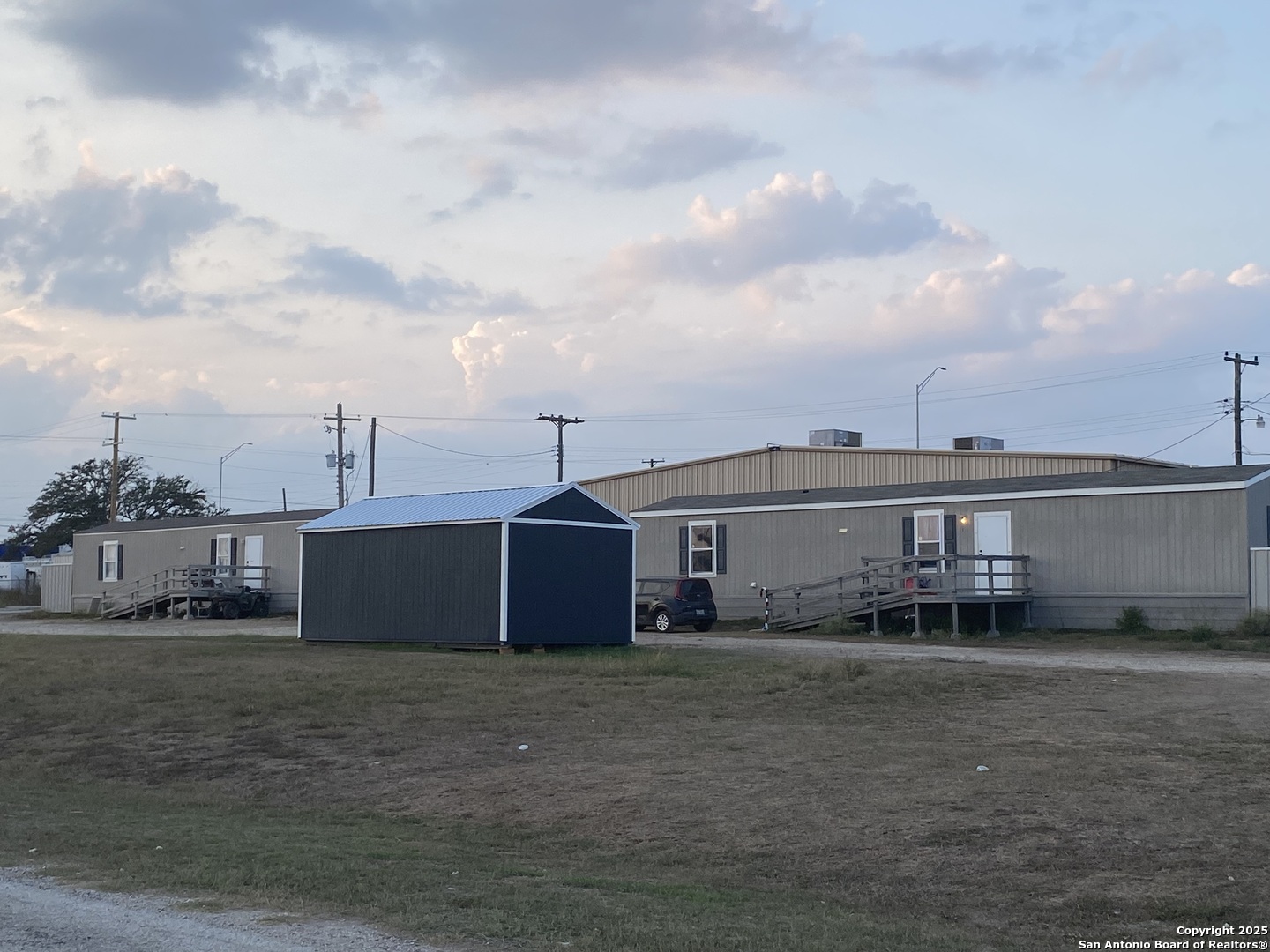 201 E Front Runge TX 78151