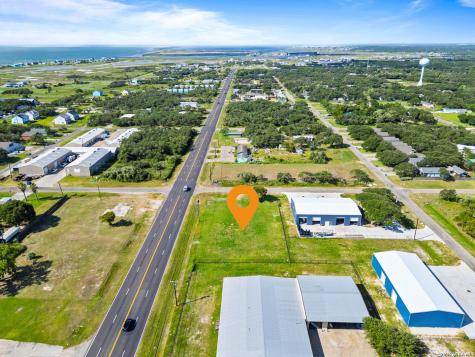 1423 Hwy 35 S Rockport TX 78382