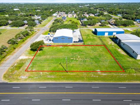 1423 Hwy 35 S Rockport TX 78382