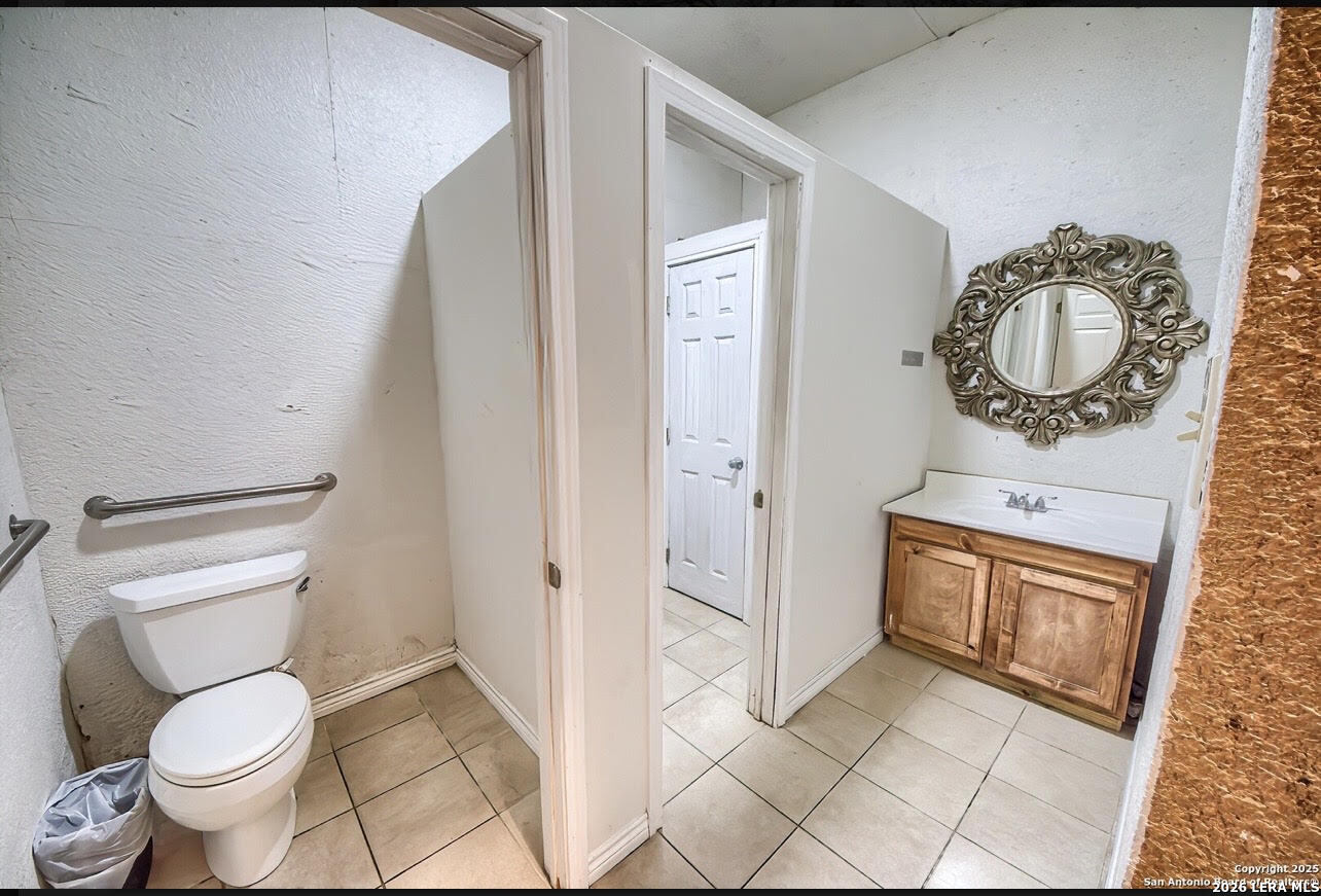 19015 K Street Somerset TX 78069
