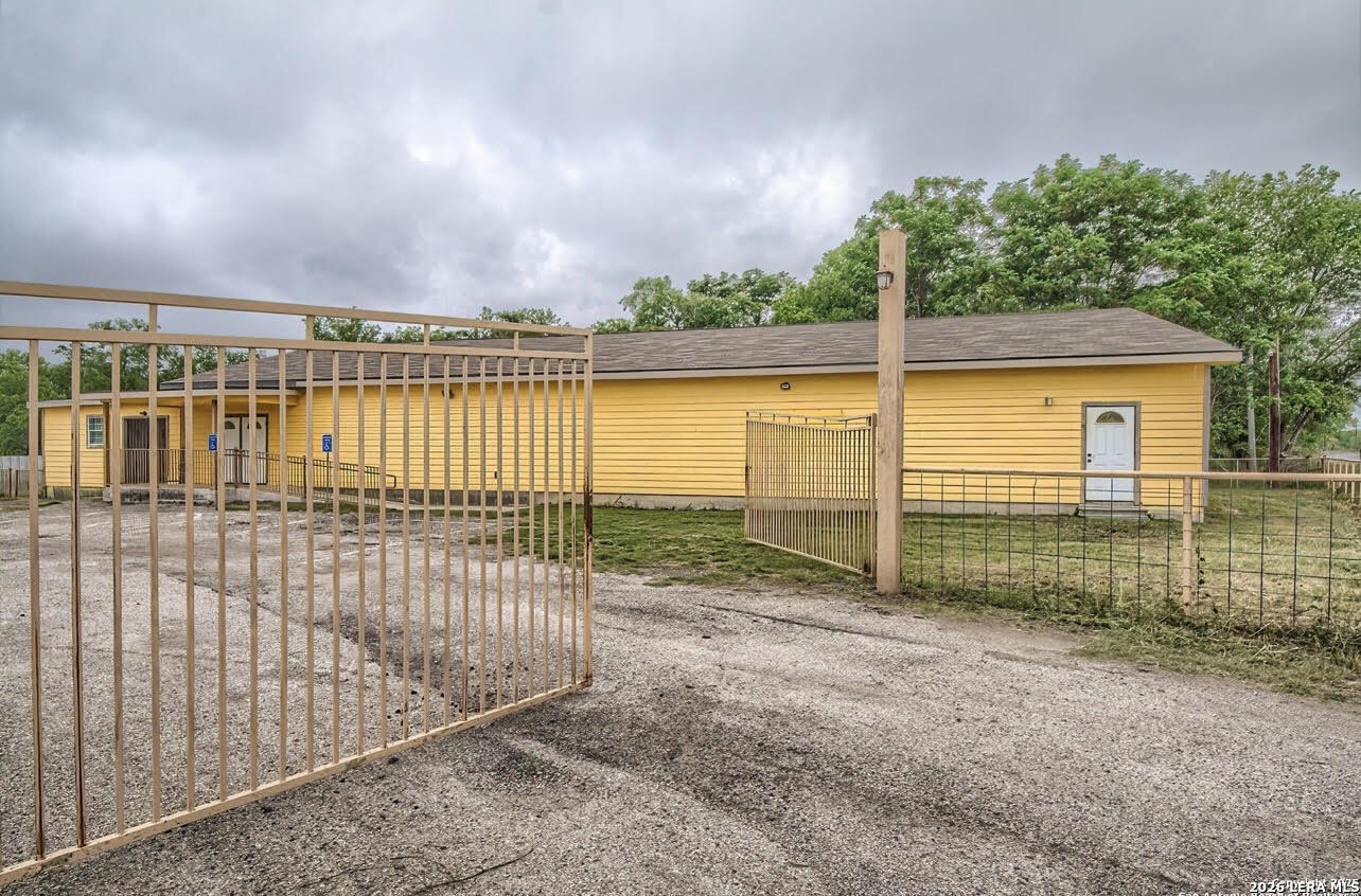 19015 K Street Somerset TX 78069