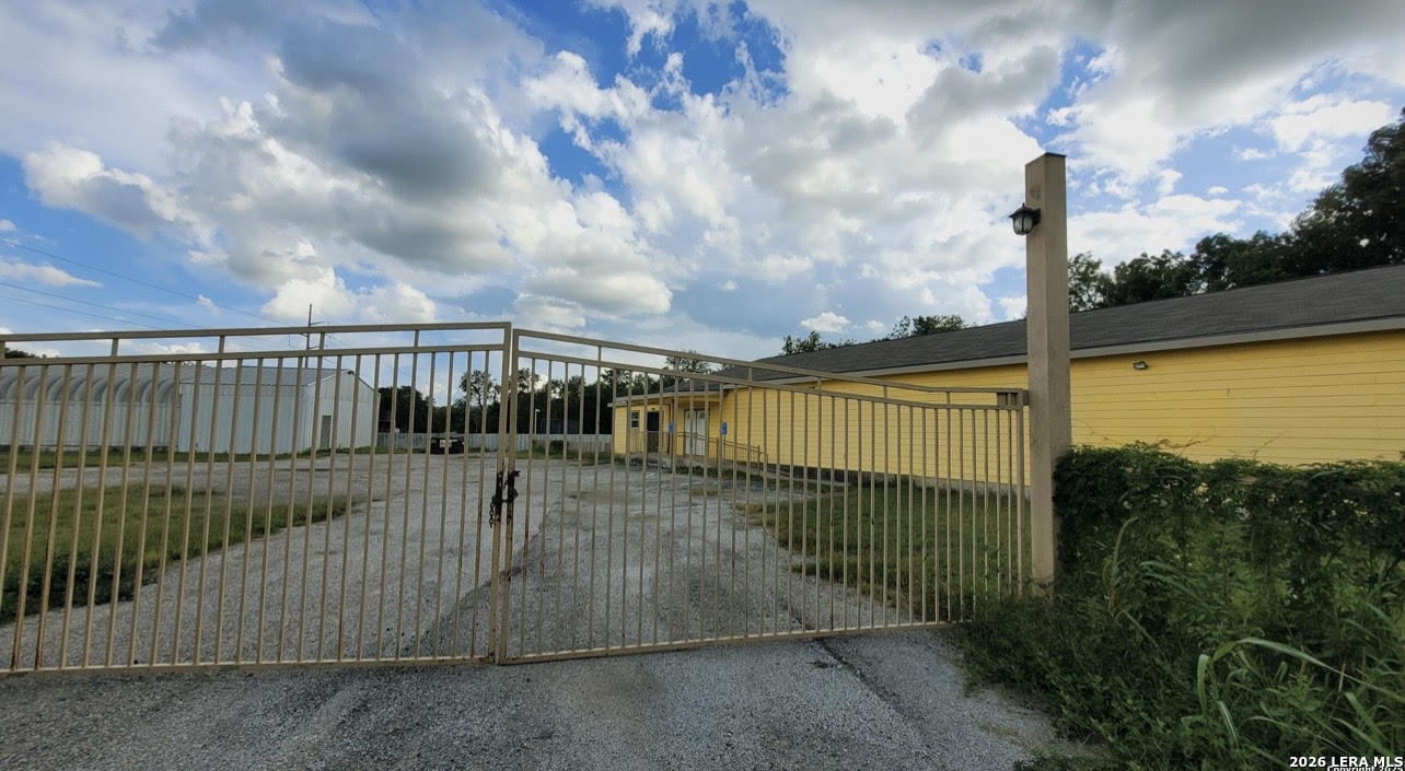 19015 K Street Somerset TX 78069