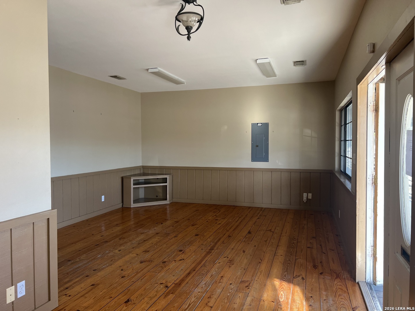 1642 Fm 2673 Canyon Lake TX 78133