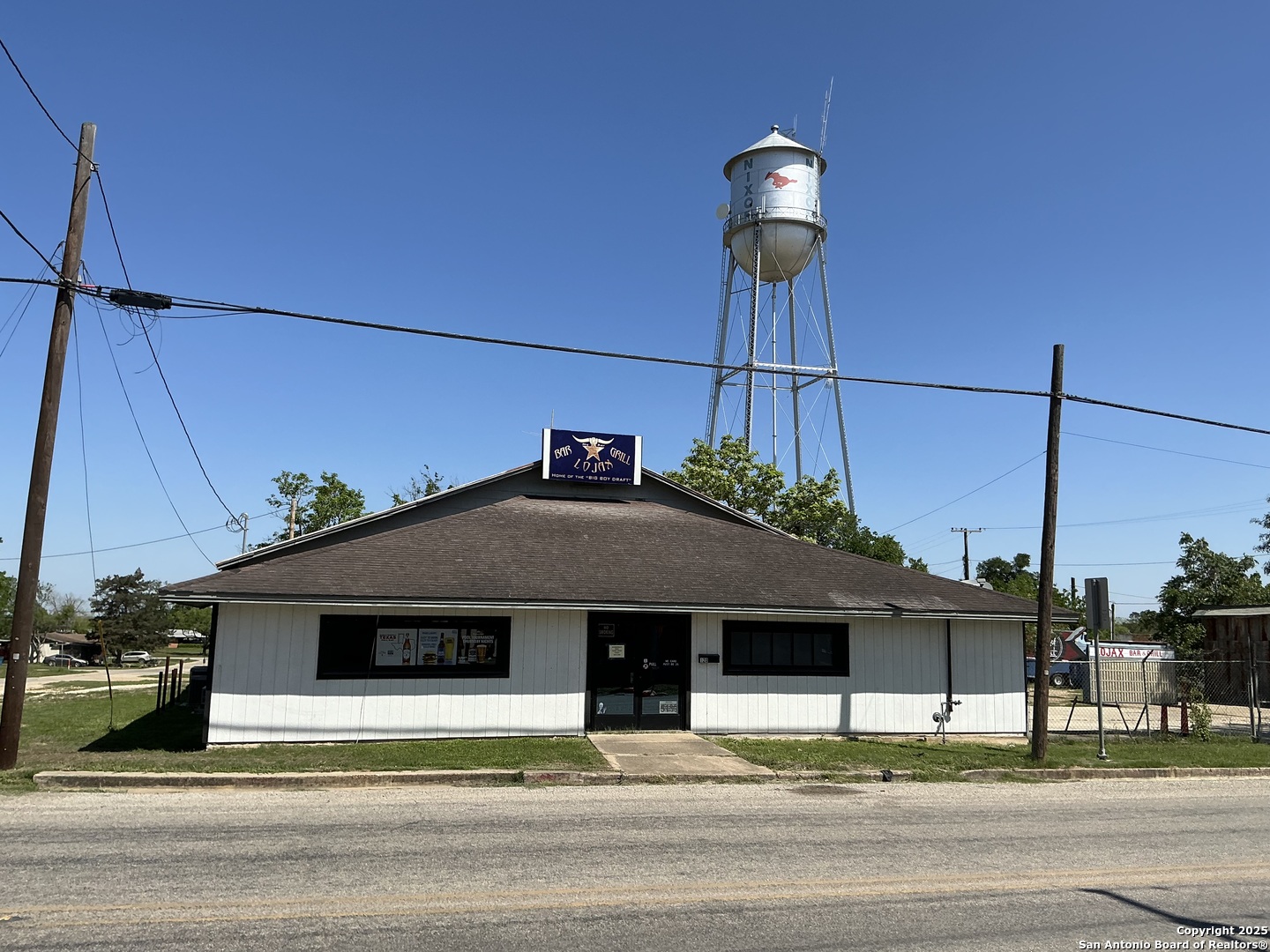 103 W 3rd Street Nixon TX 78140