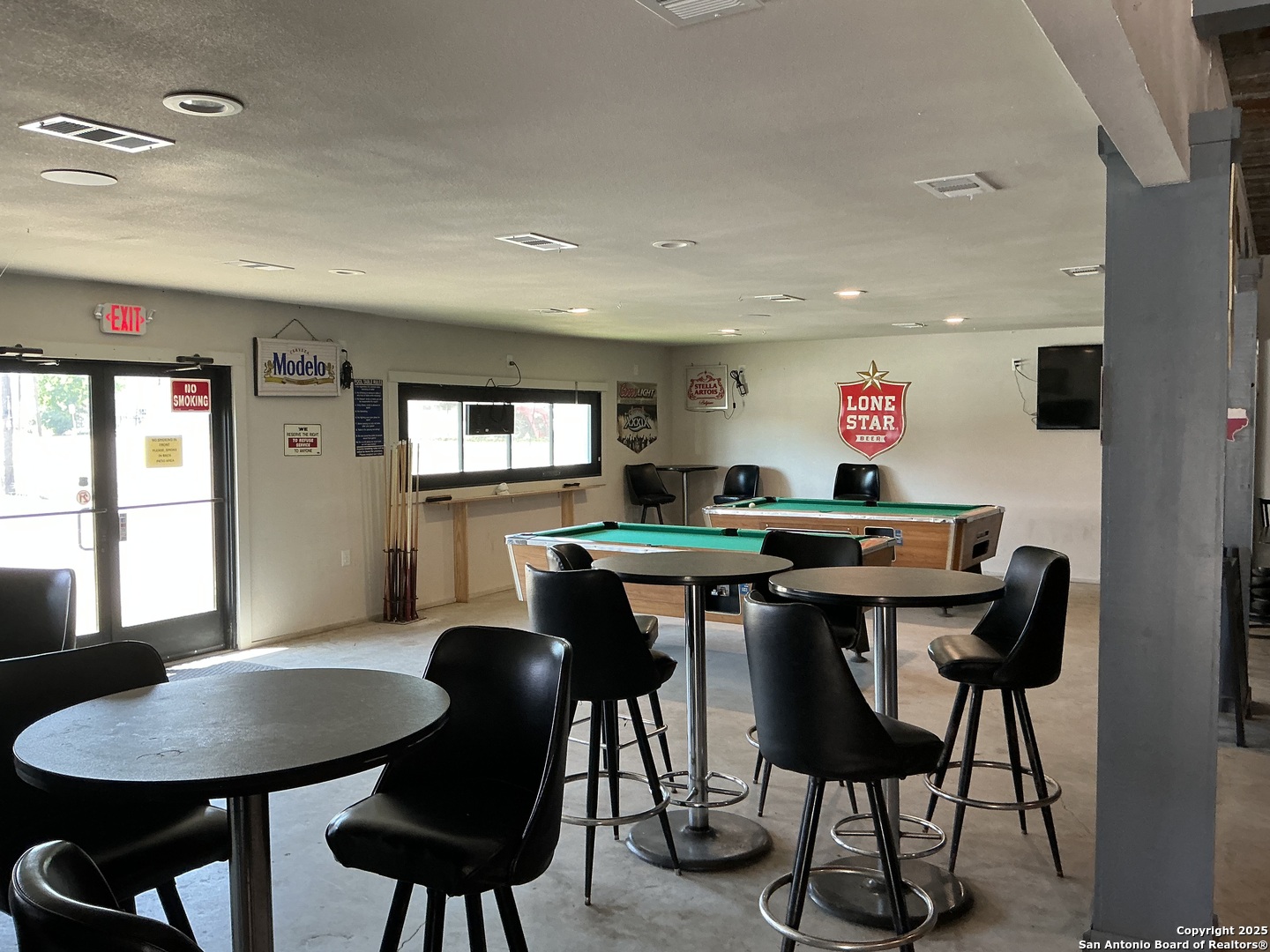 103 W 3rd Street Nixon TX 78140