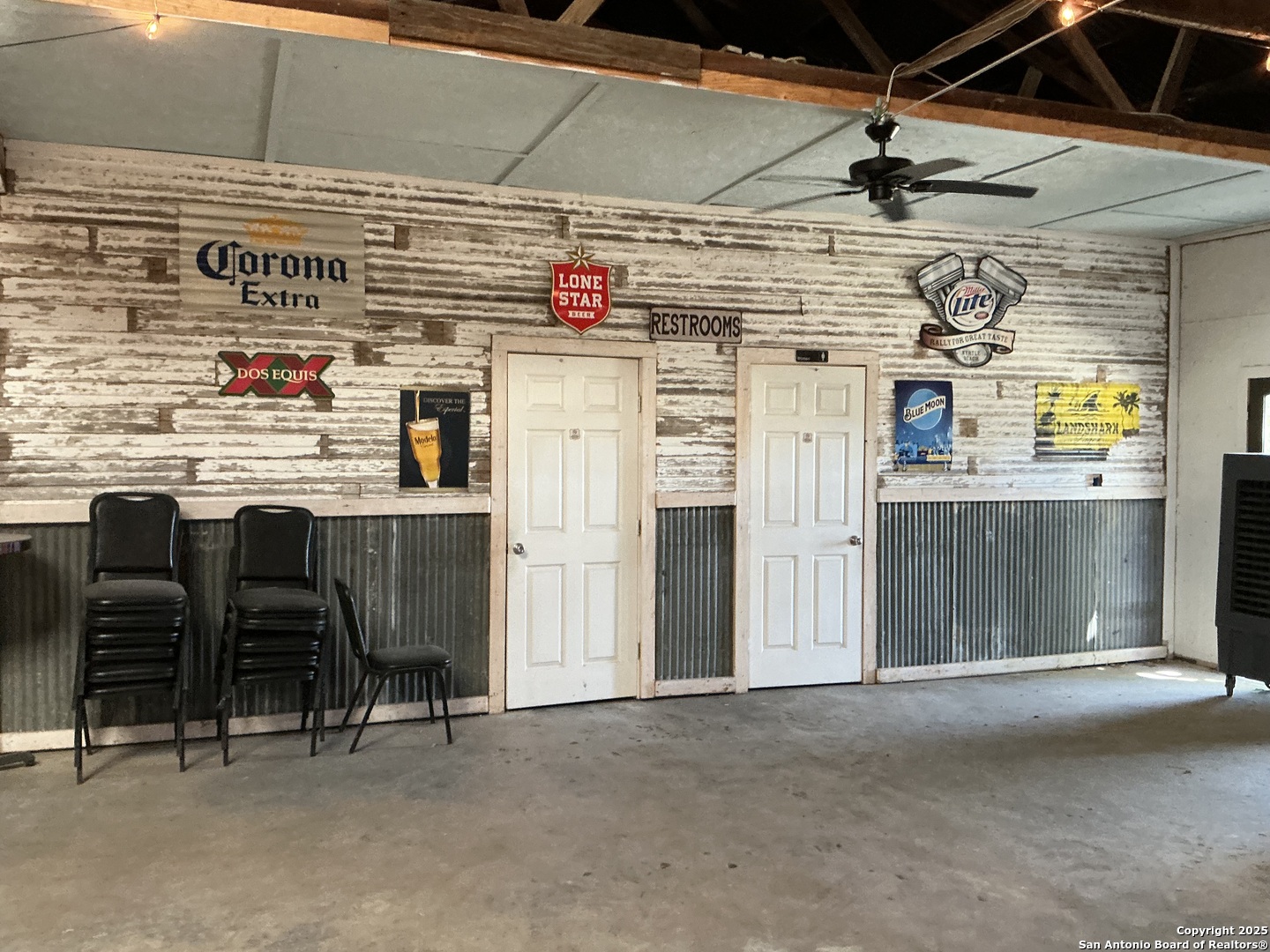 103 W 3rd Street Nixon TX 78140