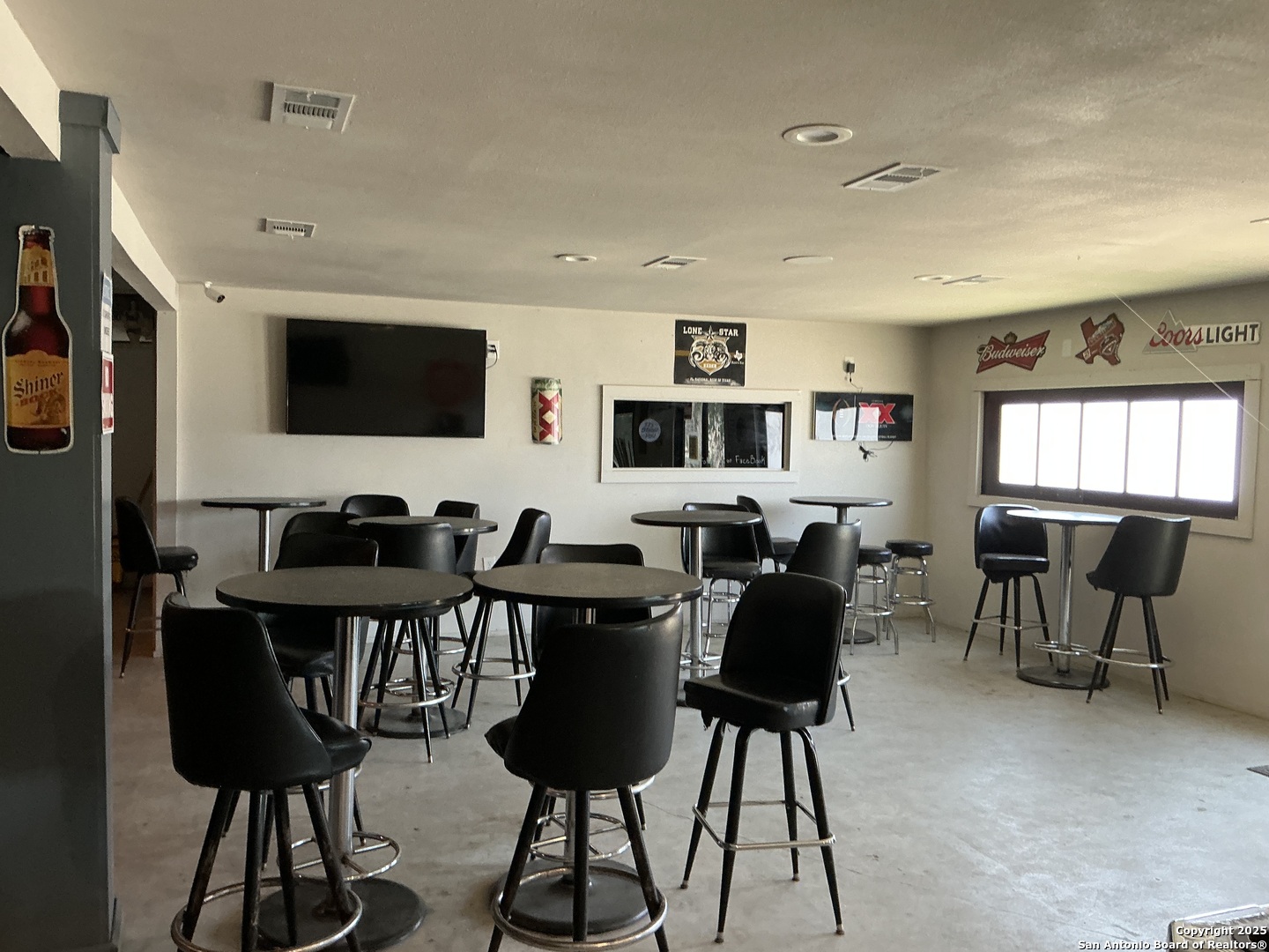 103 W 3rd Street Nixon TX 78140