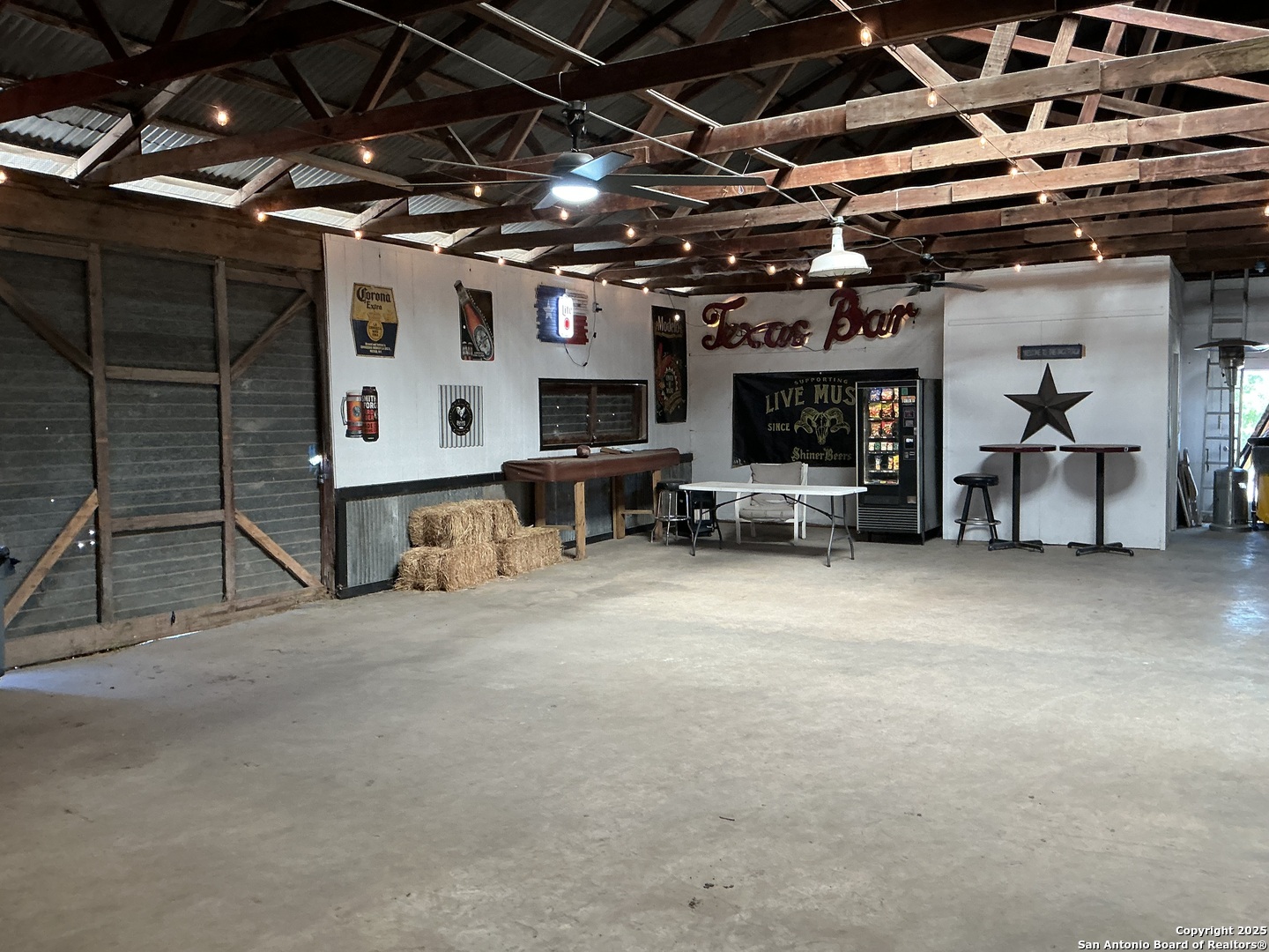 103 W 3rd Street Nixon TX 78140