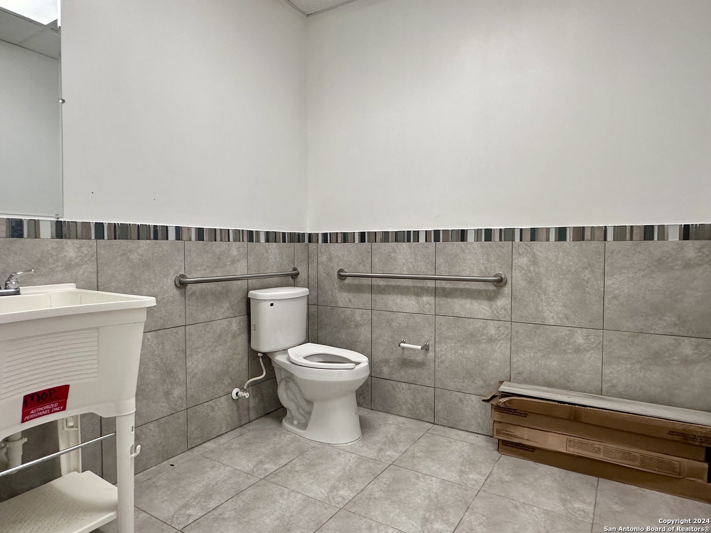 8142 Shin Oak Live Oak TX 78233