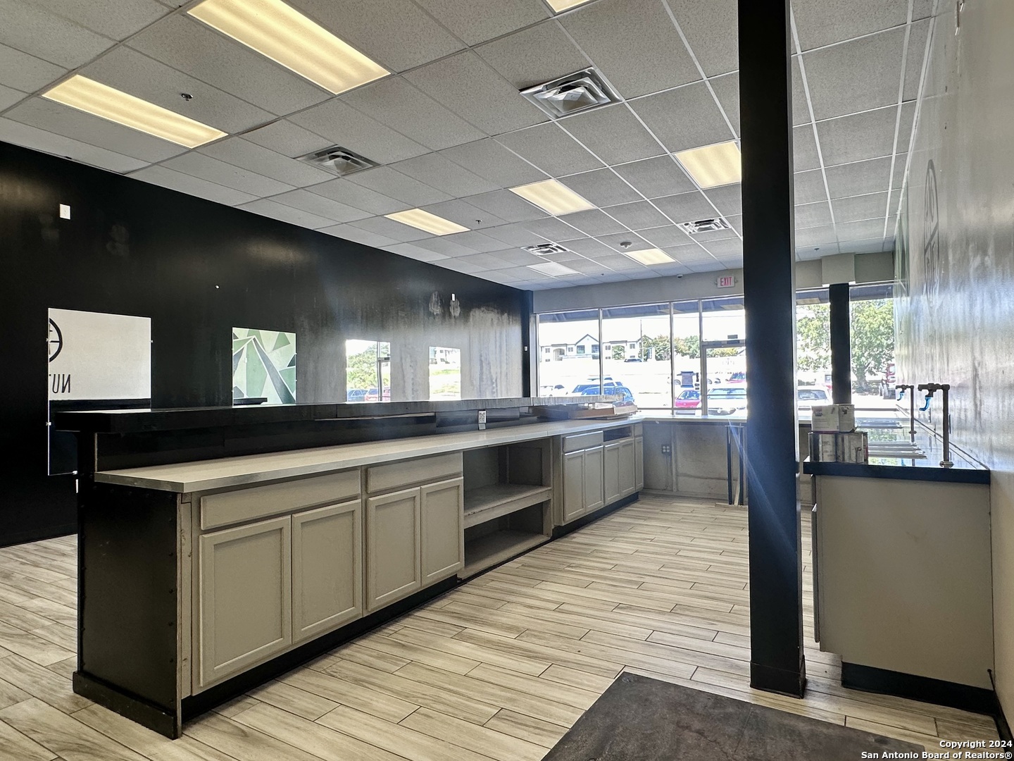 8142 Shin Oak Live Oak TX 78233